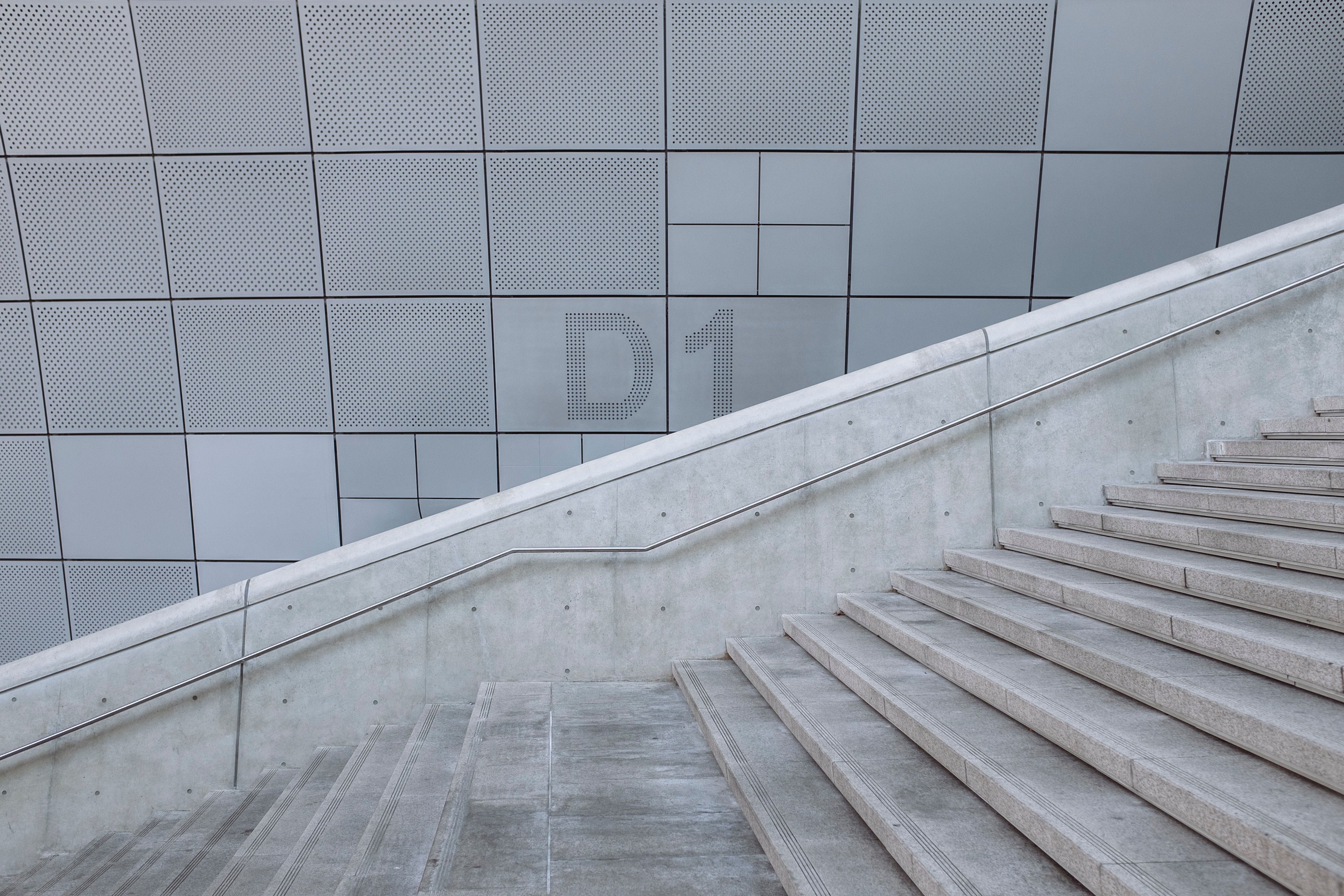 tobias-van-schneider-Cu62iiZ_vmQ-unsplash-compressor